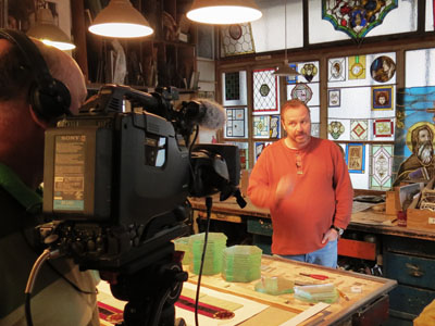 ON THE 1ST OF DECEMBER 2014, OUR STUDIO BECAME THE FOCUS OF THE DOCUMENTARY FOR CZECH TELEVISION TV SHOW „WANDERING CAMERA“ (“TOULAVÁ KAMERA“), AIR DATE 18.1.2015